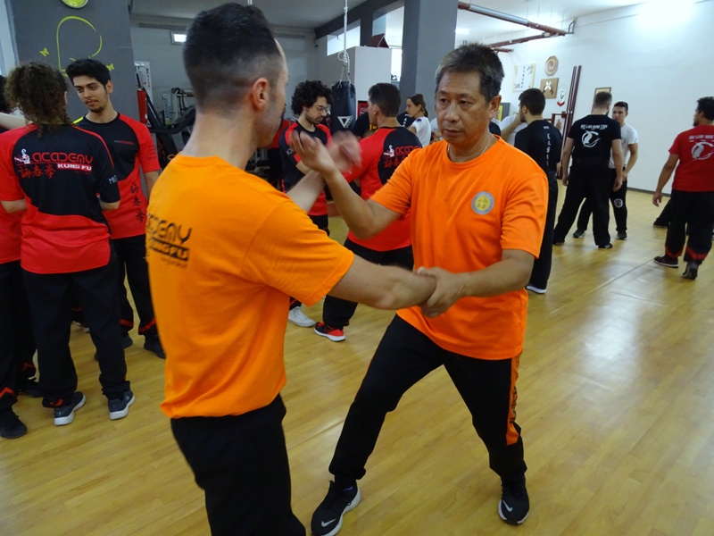 Kung Fu Academy di Sifu Mezzone Caserta Seminario di Weng Chun Tang Yik con GM Sunny So in Italia presso la scuola di arti marziali di wing chun e kung fu a Caserta (2)